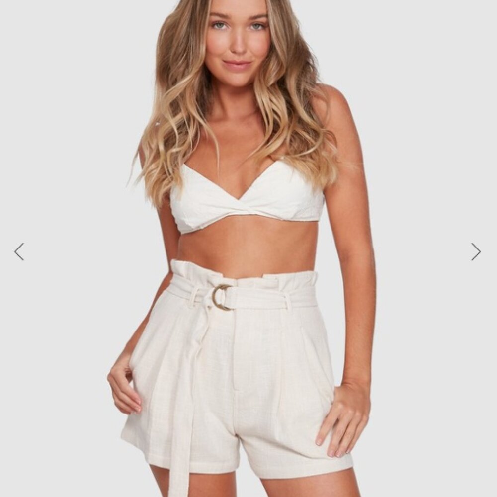 Billabong // Island Getaway shorts // Sz. 28